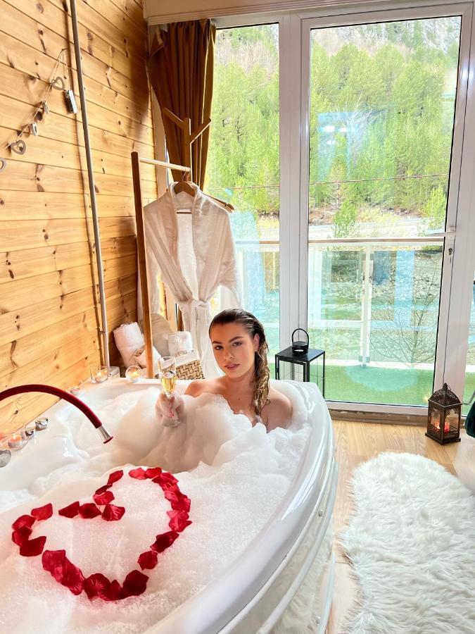 Marashi Gjestgiverier